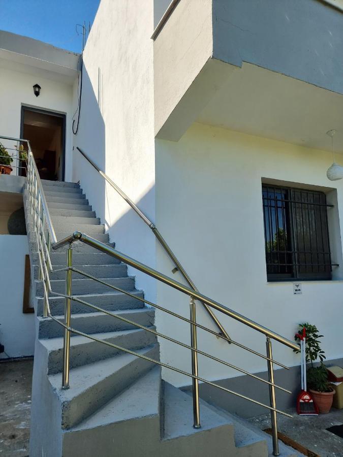 Guest House Vila Elezi Durrës Exterior foto